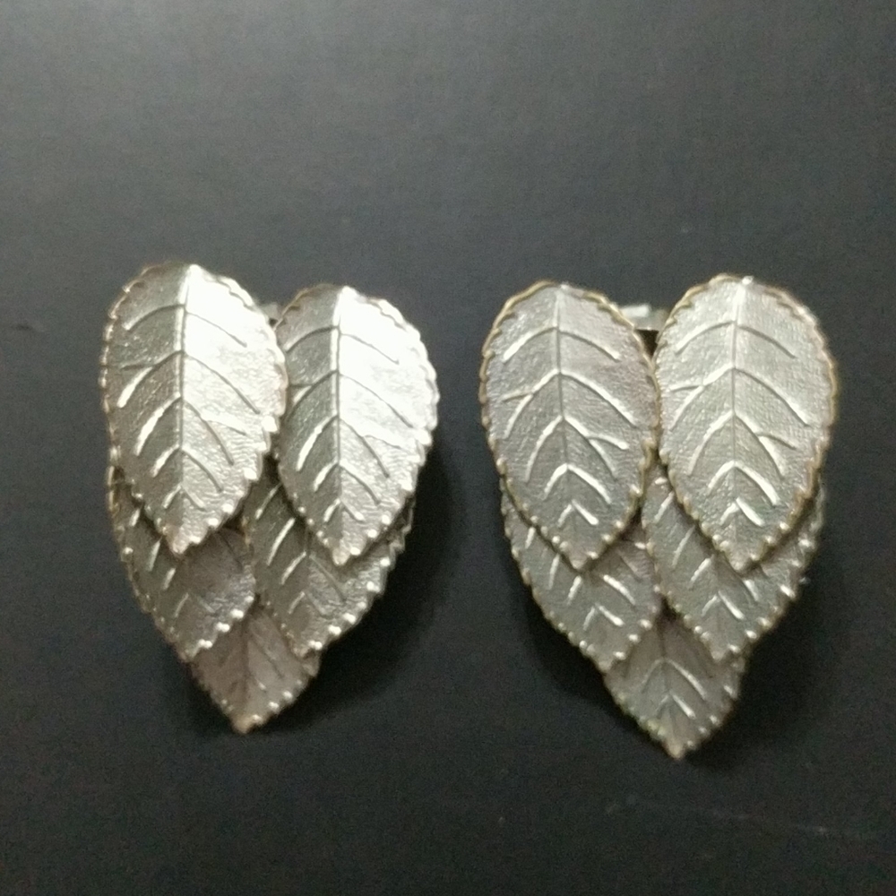 Vintage Silver Tone Leaf Clip On Statement Earrings